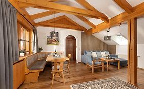 Landhaus Birgbichler - Apartments In Ramsau Am Dachstein - Inklusive Sommercard!